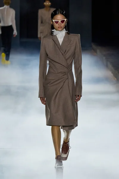 Look 22